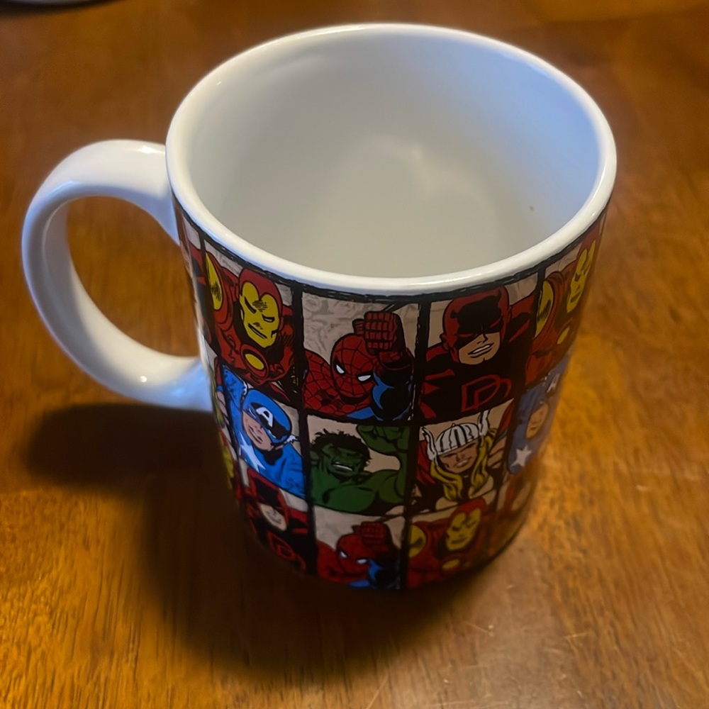 Marvel Avengers comic 12 oz mug